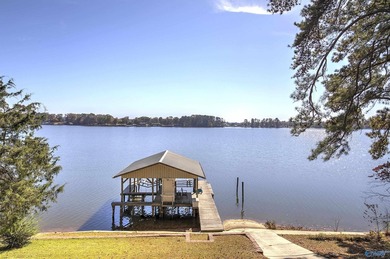 Weiss Lake Deep Water Retreat - Furnished | 2 Boat Slips | - photo 4