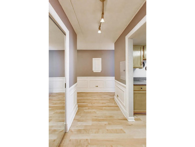 MOTIVATED SELLER offering this spacious 2-bedroom, 2-bath corner - photo 3