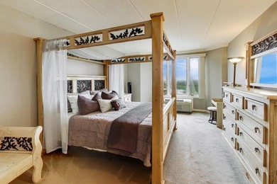 MOTIVATED SELLER offering this spacious 2-bedroom, 2-bath corner - photo 9