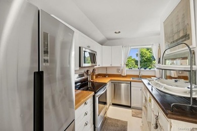 Welcome to 161 Monroe Drive, Montauk, NY - a haven of - photo 3
