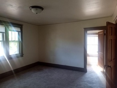 Four-bedroom house located close to campus with off-street - photo 13