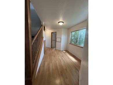 Beautiful home on a spacious lot in Westwood! This 4-bedroom, 2 - photo 15