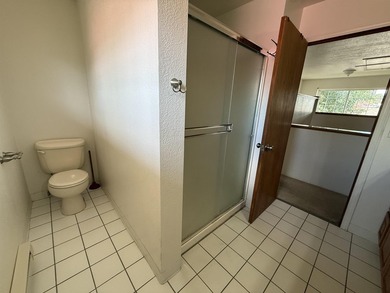 Beautiful home on a spacious lot in Westwood! This 4-bedroom, 2 - photo 23