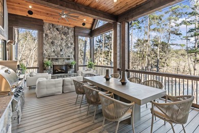 A NEWER CUSTOM LAKEFRONT ESTATE DEFINED BY EXCEPTIONAL - photo 25