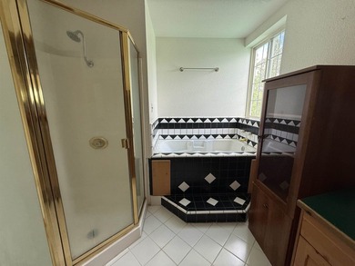 Beautiful home on a spacious lot in Westwood! This 4-bedroom, 2 - photo 27