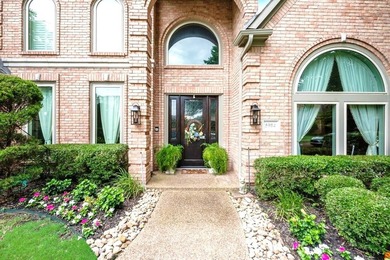 Stunning custom home that has been wonderfully updated & - photo 3