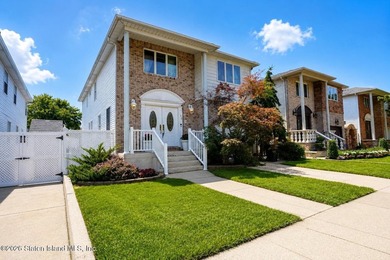 This must-see home is located in the desirable Rossville - photo 1