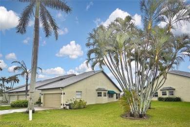 Lake Townhome/Townhouse For Sale in Fort Myers, Florida