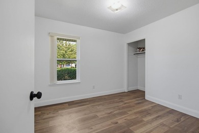 **FRESHLY RENOVATED/JUNE 2026** This move-in-ready home features - photo 21
