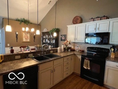 Villas at Timber Run beauty! Vaulted ceilings in the bedrooms