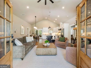 Welcome home to peaceful country living with all the modern - photo 2