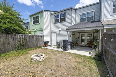 Welcome to 545 Palermo! This charming 3-bedroom, 2.5-bath - photo 5
