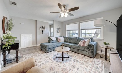 Welcome to 545 Palermo! This charming 3-bedroom, 2.5-bath - photo 7