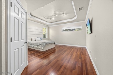 Welcome to your dream home in Naples! This stunning single - photo 9