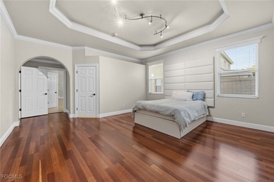 Welcome to your dream home in Naples! This stunning single - photo 10