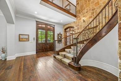 Nestled on a beautifully maintained lot, this stunning residence - photo 5