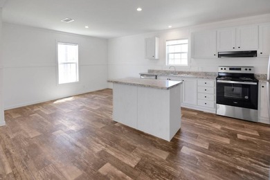 Welcome to this beautifully designed Champion Lake Manor model - photo 14