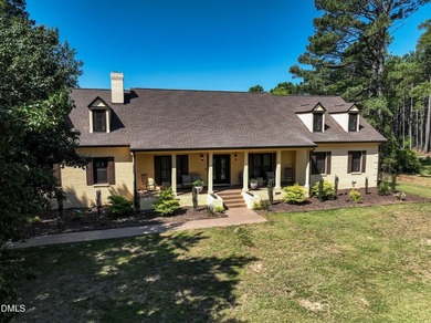 Discover this extensively renovated custom home, perfectly - photo 15