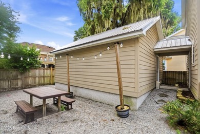 Tucked away off of North Harrington, you'll find a quiet - photo 21