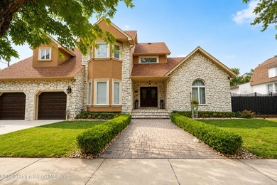 Looking for a fully custom, beautifully updated home in - photo 4