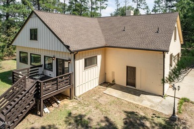 Discover this extensively renovated custom home, perfectly - photo 40