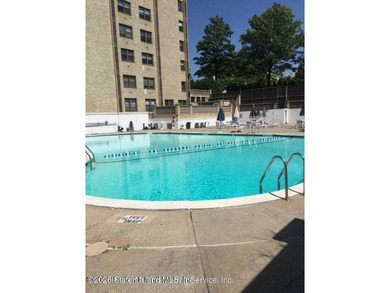 Welcome to 1000 Clove Road - The Fountains, a luxury high-rise - photo 6