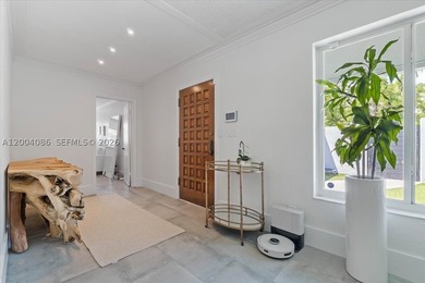 Beautifully updated home in the prestigious Coral Ridge Country - photo 5