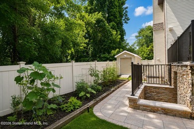 Beautiful and well maintained two family CHC in the heart of SE - photo 6