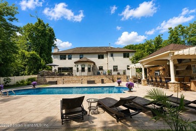 Beautiful and well maintained two family CHC in the heart of SE - photo 7