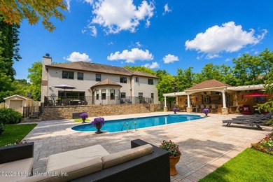 Beautiful and well maintained two family CHC in the heart of SE - photo 9