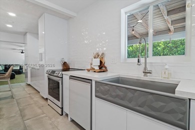Beautifully updated home in the prestigious Coral Ridge Country - photo 10