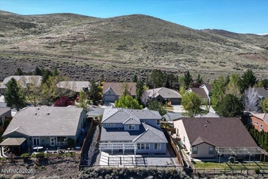 4 bed, 2.5 bath with the primary suite on the main level. Clean - photo 1