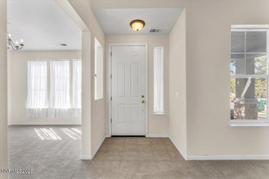 4 bed, 2.5 bath with the primary suite on the main level. Clean - photo 2