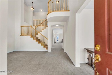 4 bed, 2.5 bath with the primary suite on the main level. Clean - photo 3