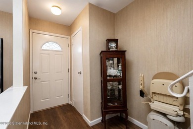 Welcome to 88 East Macon Avenue, a spacious 18-foot-wide - photo 3
