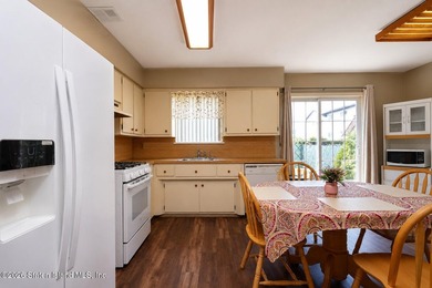 Welcome to 88 East Macon Avenue, a spacious 18-foot-wide - photo 9