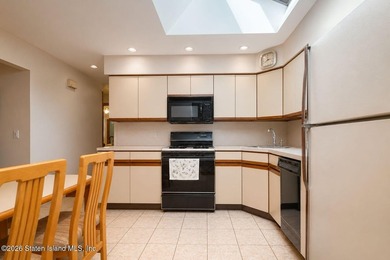 THIS TWO FAMILY HI-RANCH OFFERS A 3 BEDROOM MASTER PLUS A ONE - photo 10