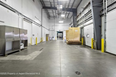Approx. 27,461 Dock High Building on approx. 2.39 Acres. Core - photo 11