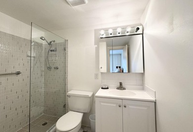 Beautifully upgraded and spacious 2-bedroom, 2-bath condo - photo 11