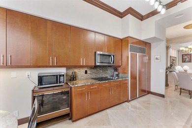 DIRECT OCEAN UPPER PENTHOUSE w/ 11 FOOT CEILINGS at L'Hermitage - photo 12