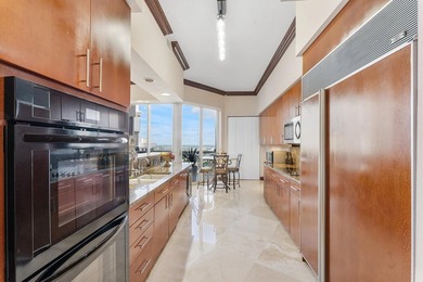 DIRECT OCEAN UPPER PENTHOUSE w/ 11 FOOT CEILINGS at L'Hermitage - photo 14