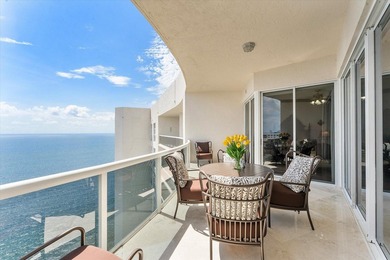 DIRECT OCEAN UPPER PENTHOUSE w/ 11 FOOT CEILINGS at L'Hermitage - photo 18