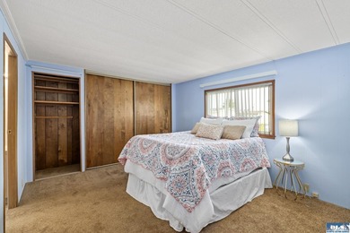 Gorgeous, panoramic mountain views from your living room in this - photo 20