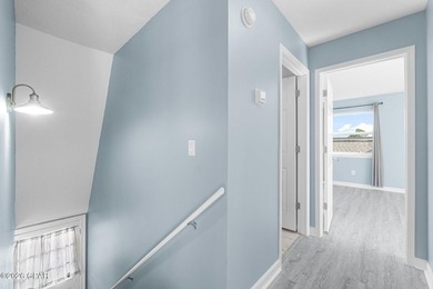 Beautifully renovated coastal retreat just blocks from the Gulf - photo 22