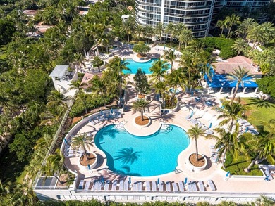 DIRECT OCEAN UPPER PENTHOUSE w/ 11 FOOT CEILINGS at L'Hermitage - photo 39