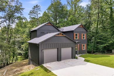Welcome to lakeside living on Lake Lanier in the sought-after - photo 4