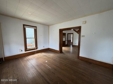 No Flood Insurance Required! Whether you're looking for a place - photo 6