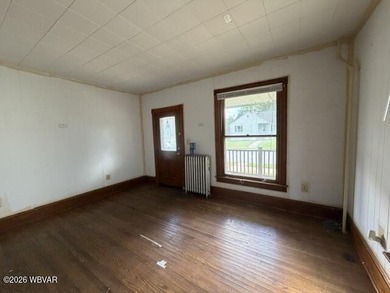 No Flood Insurance Required! Whether you're looking for a place - photo 7