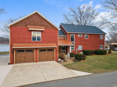 Dallas Lake Home For Sale in Wolcottville Indiana