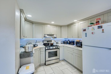Terrific opportunity to own this beautiful 1/2 Duplex. Great - photo 12